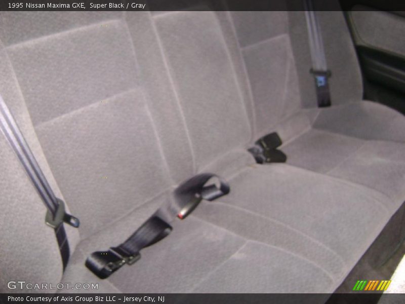Super Black / Gray 1995 Nissan Maxima GXE