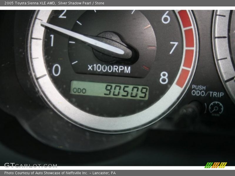 Silver Shadow Pearl / Stone 2005 Toyota Sienna XLE AWD