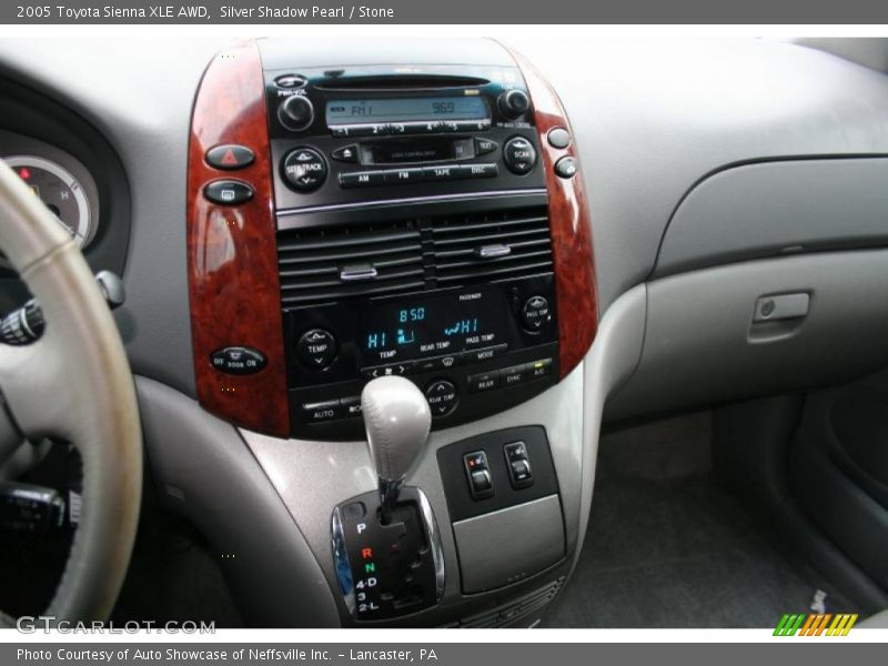 Silver Shadow Pearl / Stone 2005 Toyota Sienna XLE AWD