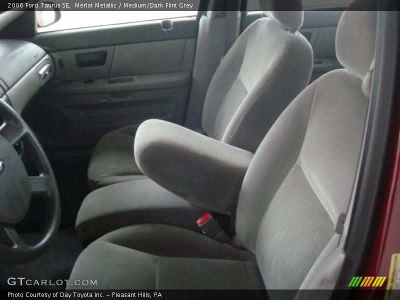 Merlot Metallic / Medium/Dark Flint Grey 2006 Ford Taurus SE