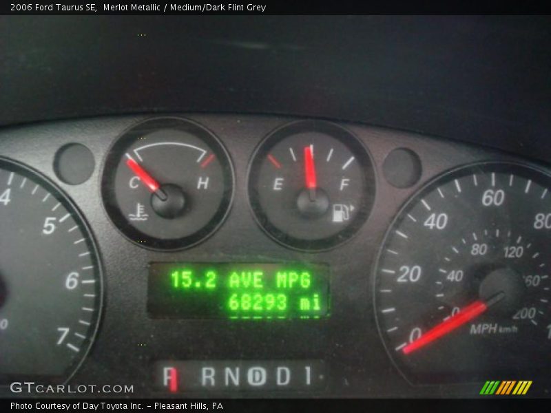 Merlot Metallic / Medium/Dark Flint Grey 2006 Ford Taurus SE