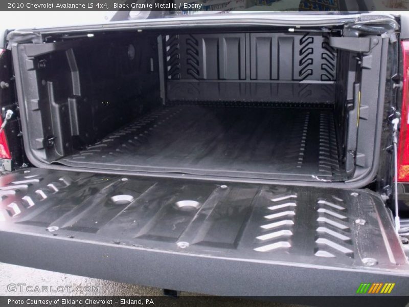 Black Granite Metallic / Ebony 2010 Chevrolet Avalanche LS 4x4