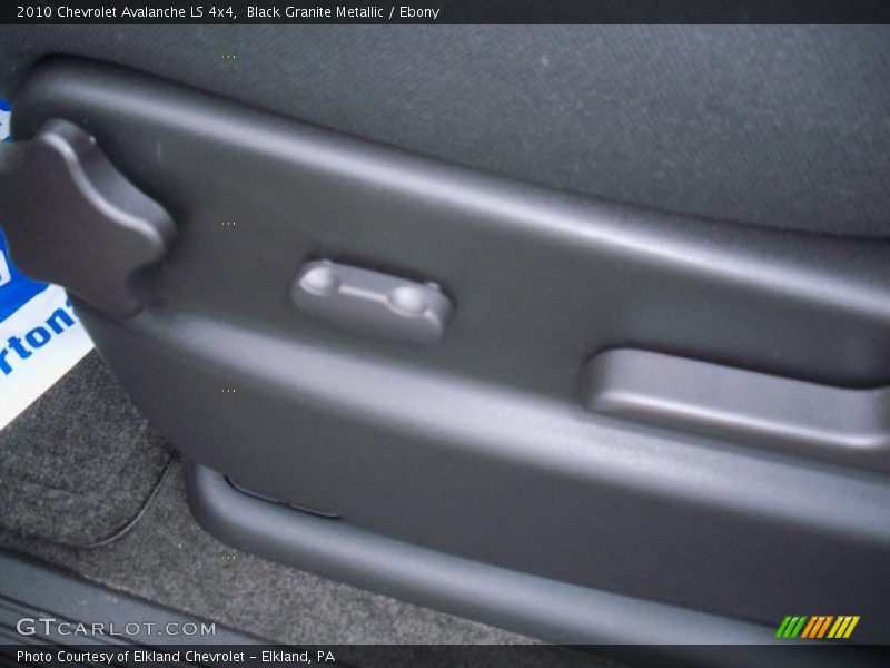 Black Granite Metallic / Ebony 2010 Chevrolet Avalanche LS 4x4