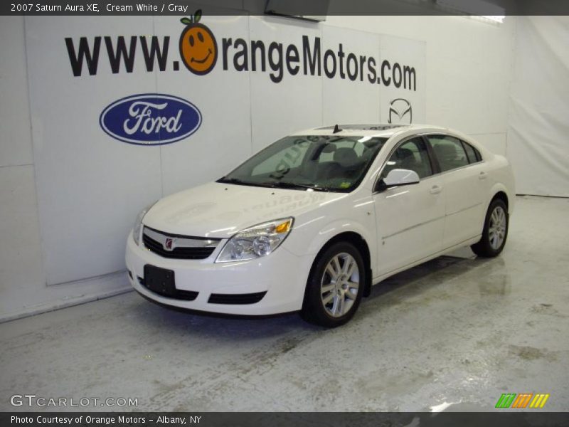 Cream White / Gray 2007 Saturn Aura XE