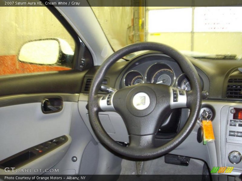 Cream White / Gray 2007 Saturn Aura XE