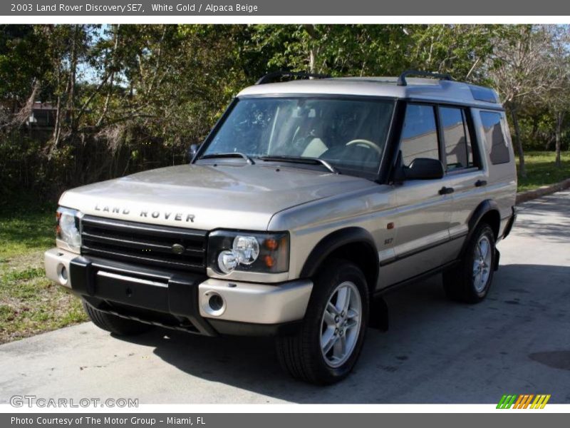 White Gold / Alpaca Beige 2003 Land Rover Discovery SE7