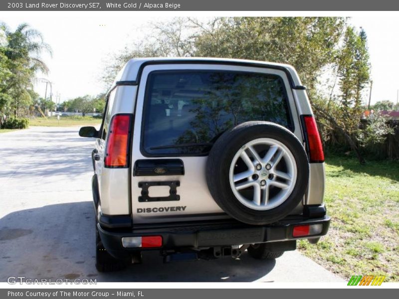 White Gold / Alpaca Beige 2003 Land Rover Discovery SE7