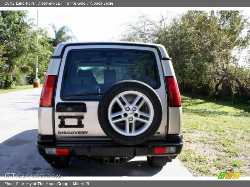 White Gold / Alpaca Beige 2003 Land Rover Discovery SE7