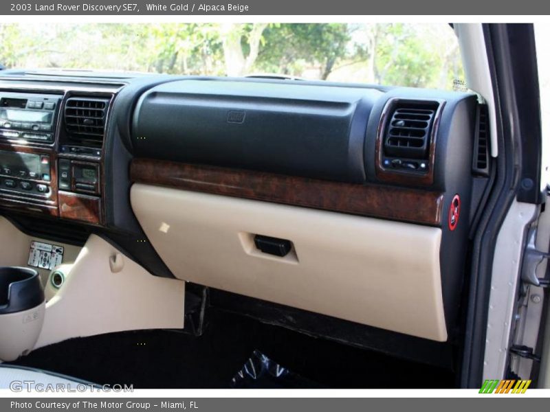 White Gold / Alpaca Beige 2003 Land Rover Discovery SE7