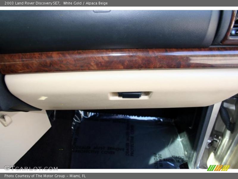 White Gold / Alpaca Beige 2003 Land Rover Discovery SE7