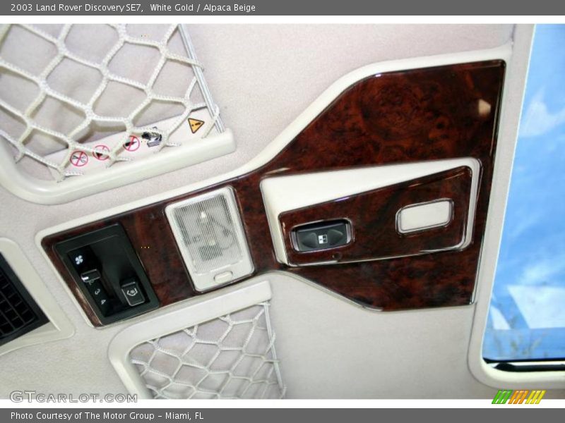 White Gold / Alpaca Beige 2003 Land Rover Discovery SE7