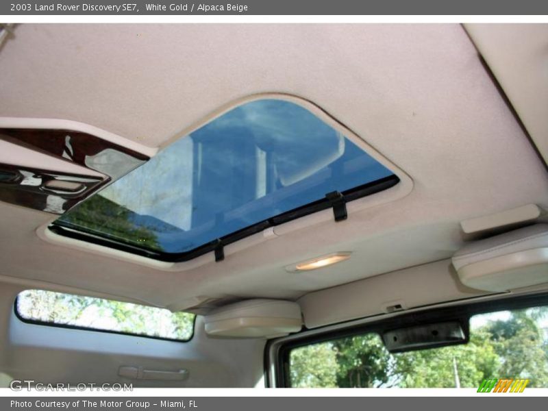 White Gold / Alpaca Beige 2003 Land Rover Discovery SE7