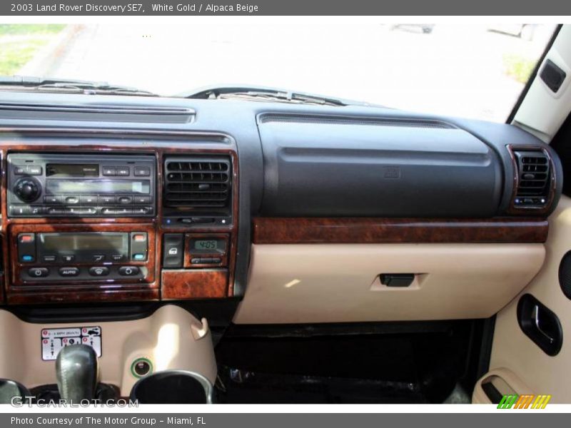 White Gold / Alpaca Beige 2003 Land Rover Discovery SE7