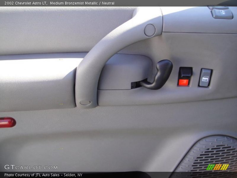 Medium Bronzemist Metallic / Neutral 2002 Chevrolet Astro LT