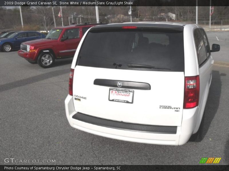 Stone White / Medium Slate Gray/Light Shale 2009 Dodge Grand Caravan SE