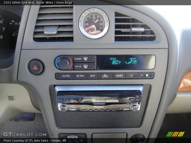 Dover White / Stone Beige 2001 Infiniti QX4 4x4