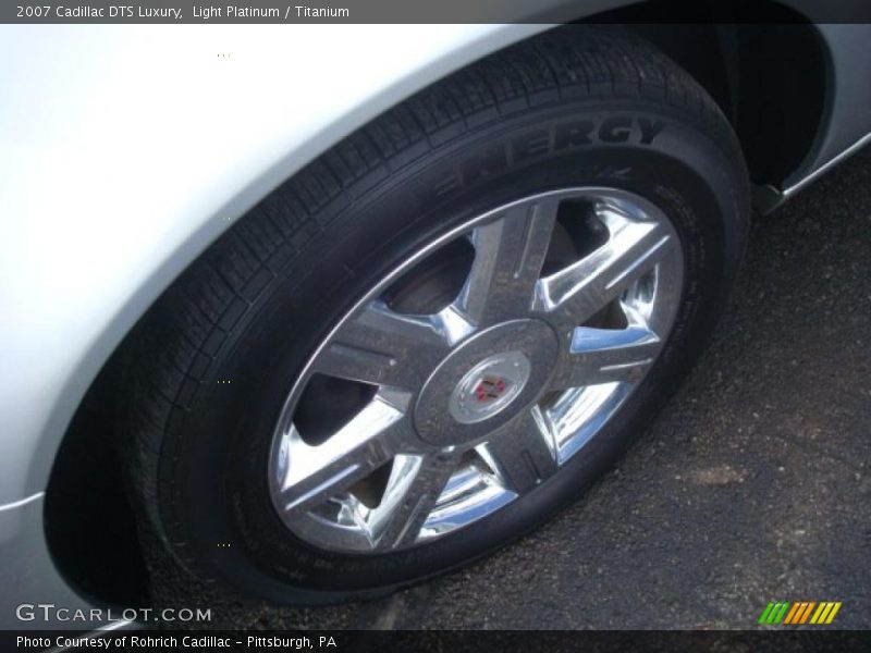 Light Platinum / Titanium 2007 Cadillac DTS Luxury