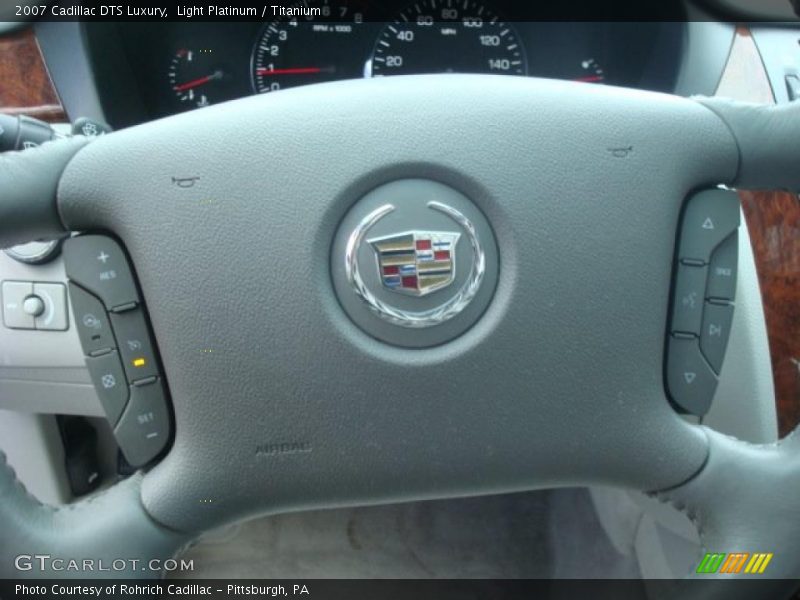 Light Platinum / Titanium 2007 Cadillac DTS Luxury