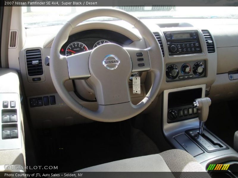 Super Black / Desert 2007 Nissan Pathfinder SE 4x4