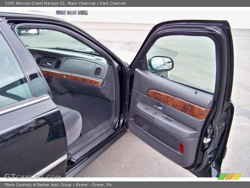Black Clearcoat / Dark Charcoal 2005 Mercury Grand Marquis GS
