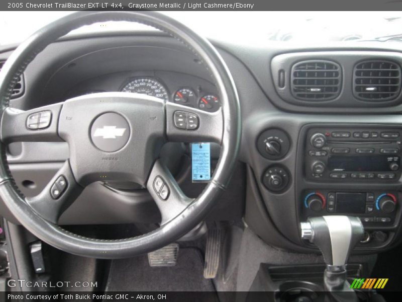 Graystone Metallic / Light Cashmere/Ebony 2005 Chevrolet TrailBlazer EXT LT 4x4
