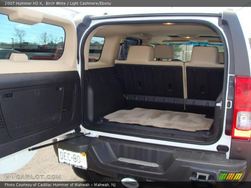 Birch White / Light Cashmere/Ebony 2007 Hummer H3 X