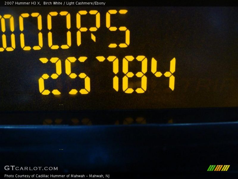 Birch White / Light Cashmere/Ebony 2007 Hummer H3 X