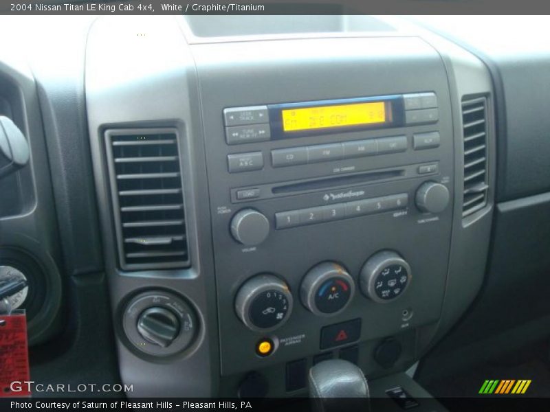 White / Graphite/Titanium 2004 Nissan Titan LE King Cab 4x4
