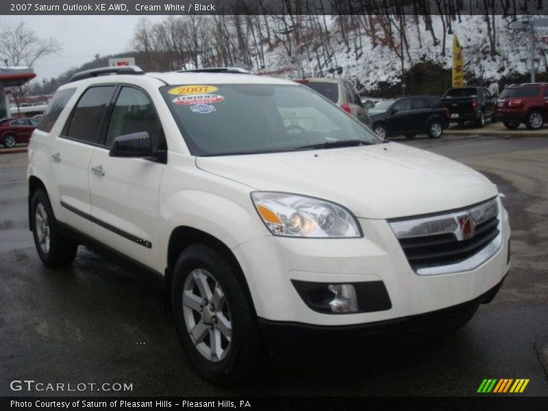 Cream White / Black 2007 Saturn Outlook XE AWD