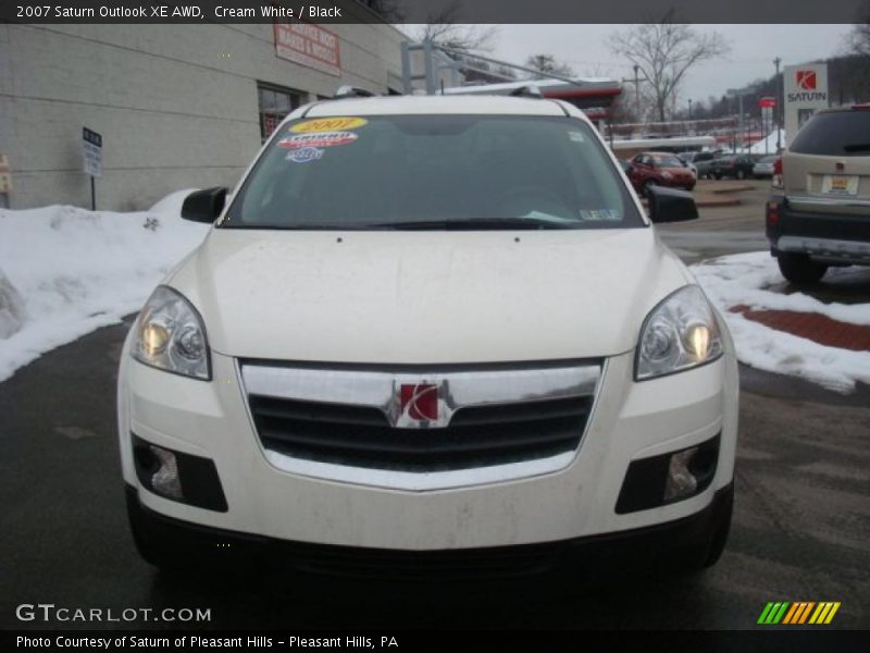Cream White / Black 2007 Saturn Outlook XE AWD