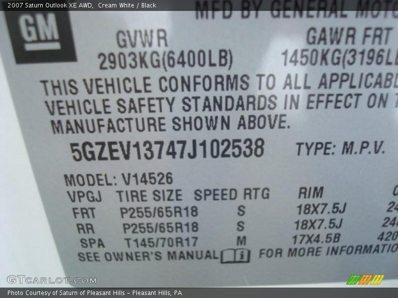 Cream White / Black 2007 Saturn Outlook XE AWD