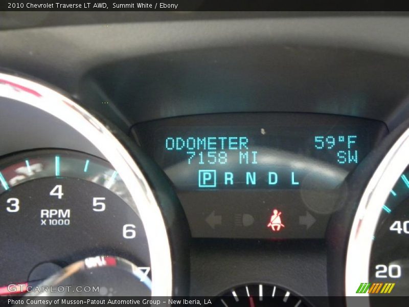 Summit White / Ebony 2010 Chevrolet Traverse LT AWD