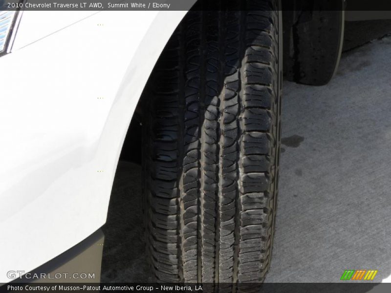 Summit White / Ebony 2010 Chevrolet Traverse LT AWD