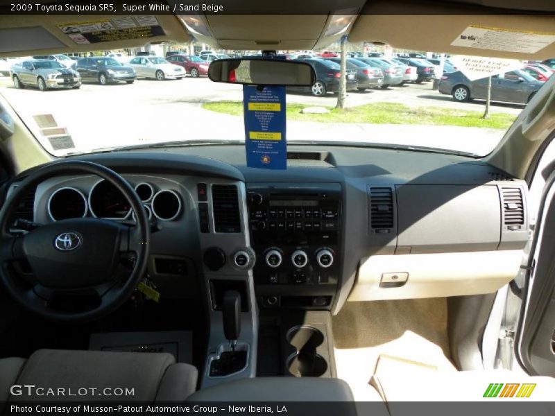 Super White / Sand Beige 2009 Toyota Sequoia SR5