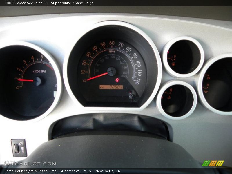 Super White / Sand Beige 2009 Toyota Sequoia SR5
