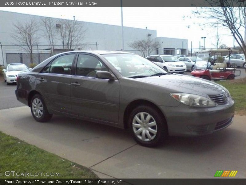 Phantom Gray Pearl / Gray 2005 Toyota Camry LE