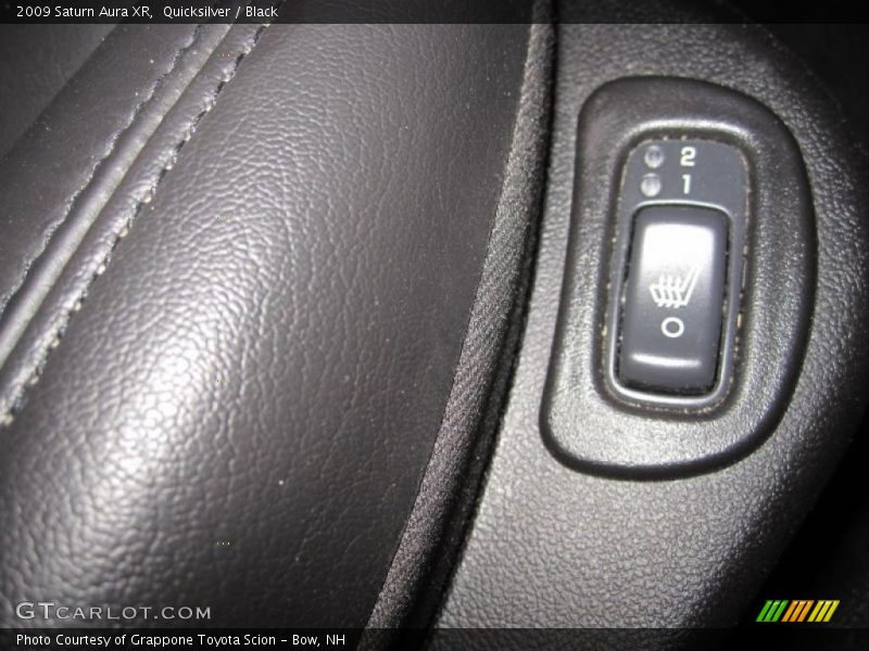 Quicksilver / Black 2009 Saturn Aura XR