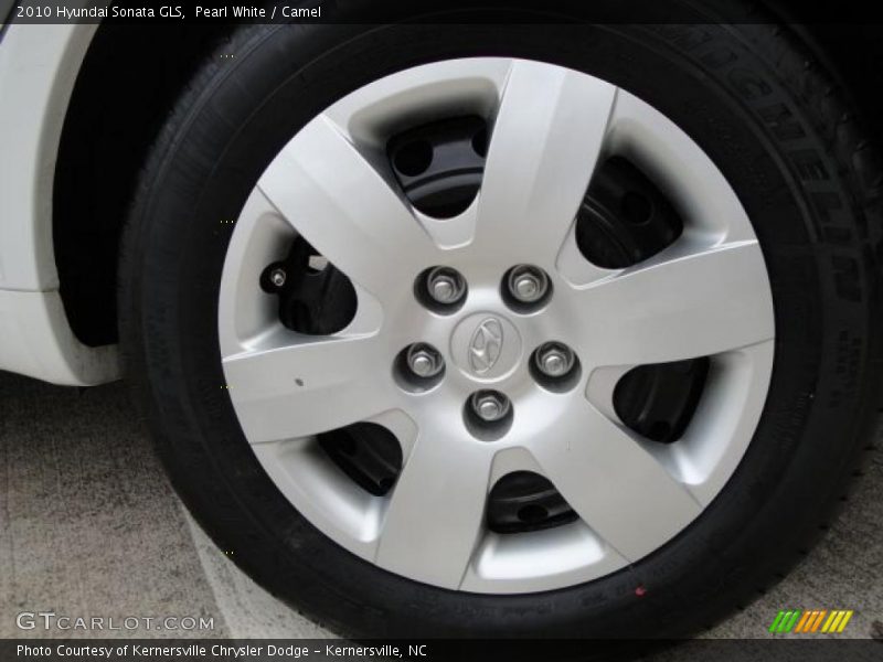 Pearl White / Camel 2010 Hyundai Sonata GLS