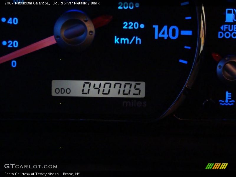 Liquid Silver Metallic / Black 2007 Mitsubishi Galant SE