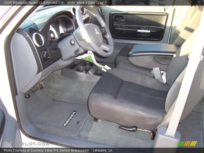Arctic White / Slate Gray 2006 Mitsubishi Raider LS Extended Cab