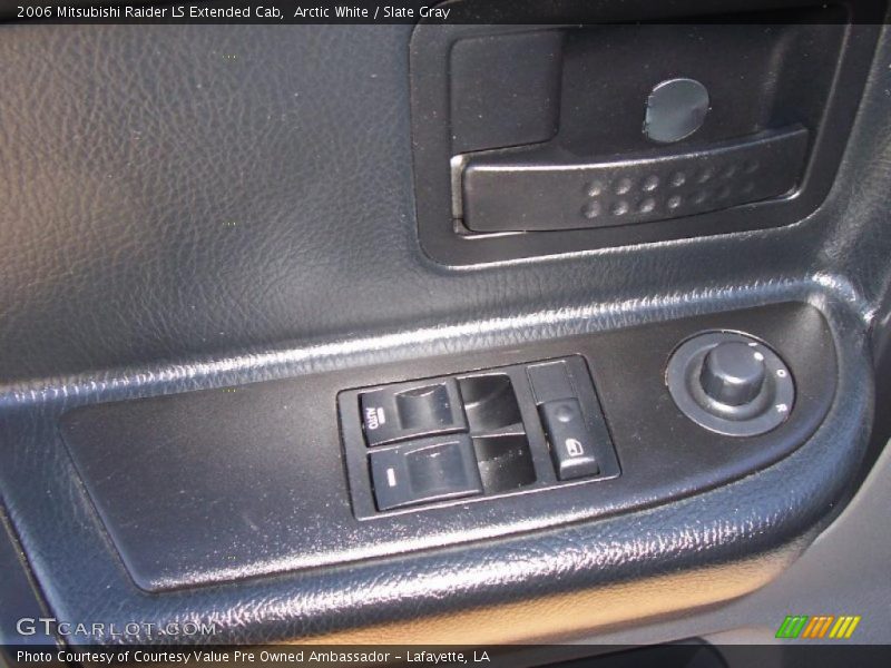 Arctic White / Slate Gray 2006 Mitsubishi Raider LS Extended Cab