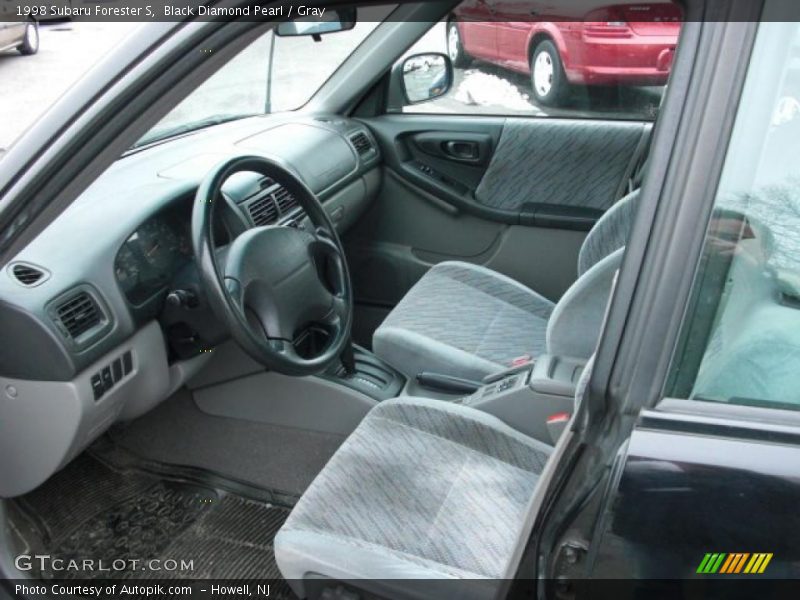 Black Diamond Pearl / Gray 1998 Subaru Forester S