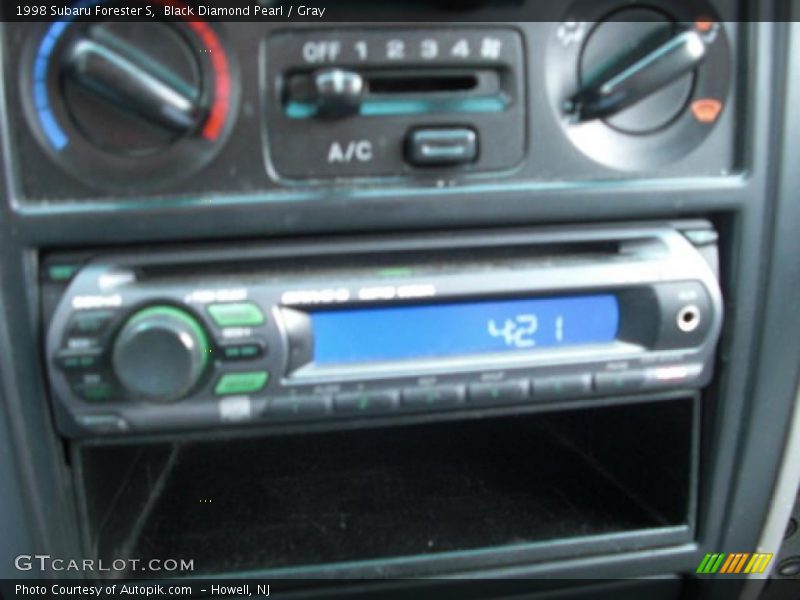 Black Diamond Pearl / Gray 1998 Subaru Forester S