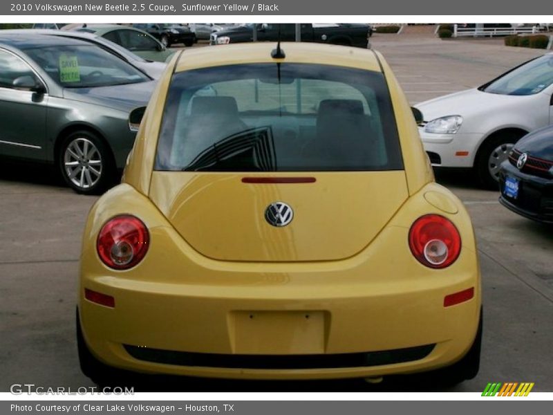 Sunflower Yellow / Black 2010 Volkswagen New Beetle 2.5 Coupe