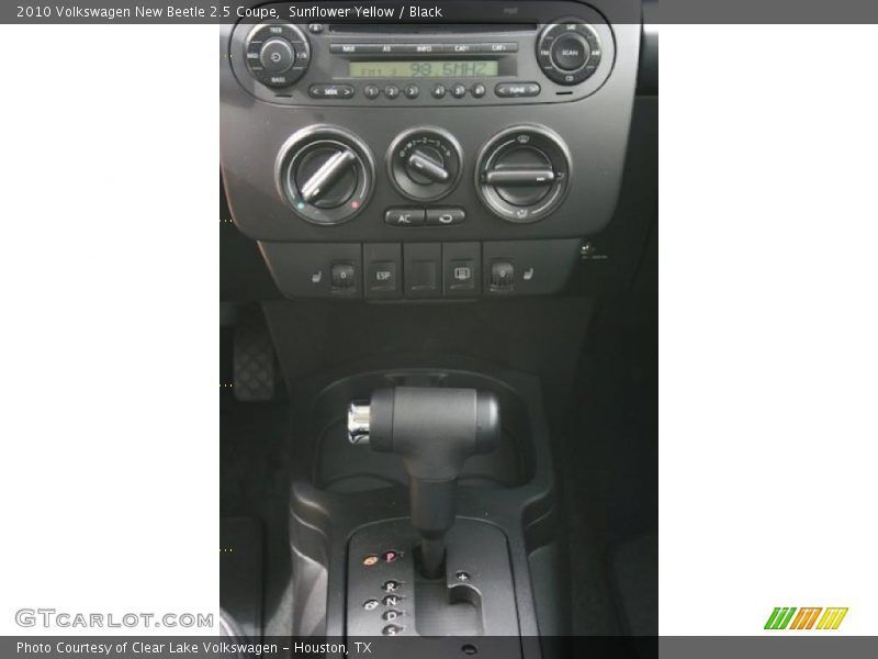 Sunflower Yellow / Black 2010 Volkswagen New Beetle 2.5 Coupe