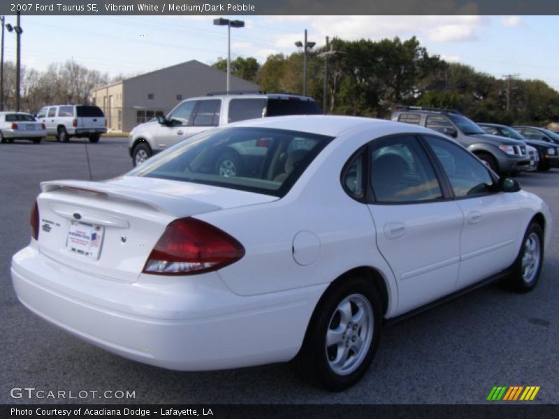 Vibrant White / Medium/Dark Pebble 2007 Ford Taurus SE