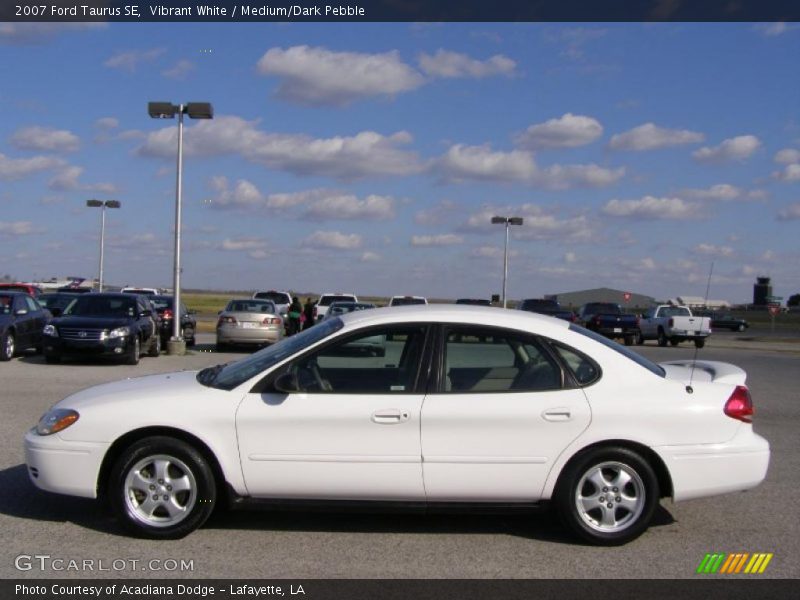 Vibrant White / Medium/Dark Pebble 2007 Ford Taurus SE
