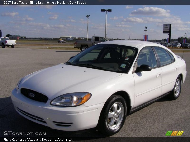 Vibrant White / Medium/Dark Pebble 2007 Ford Taurus SE