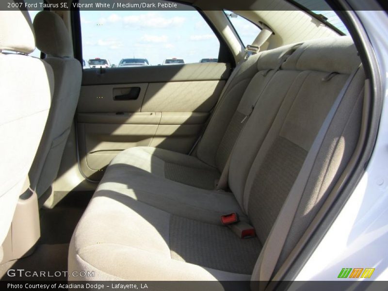 Vibrant White / Medium/Dark Pebble 2007 Ford Taurus SE