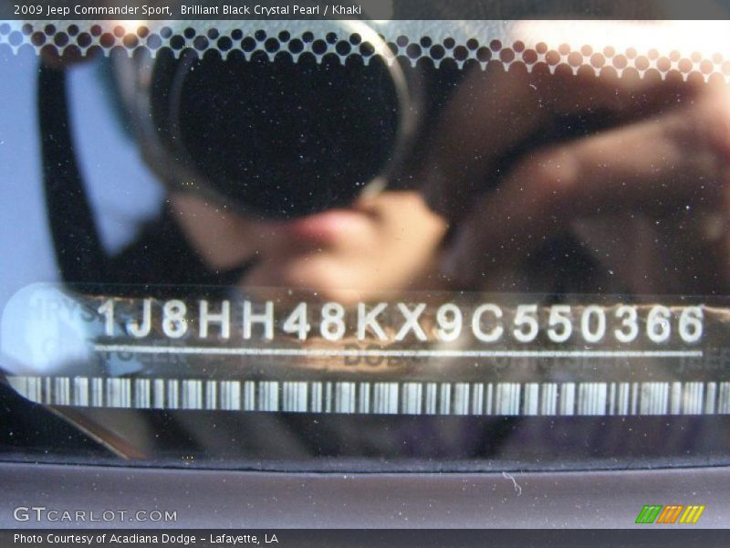 Brilliant Black Crystal Pearl / Khaki 2009 Jeep Commander Sport